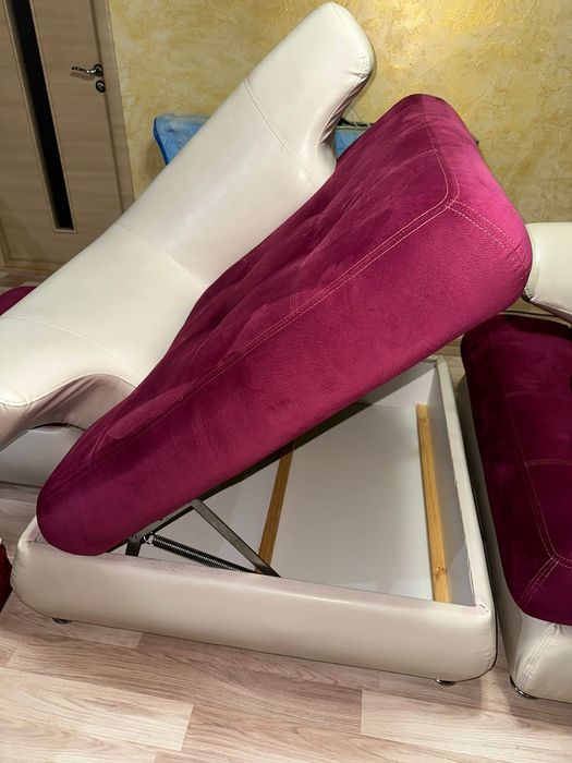 Продам диван, кресло и пуфик