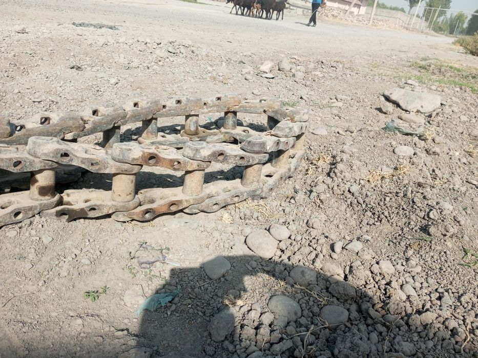 Гусеница цеп сотилади