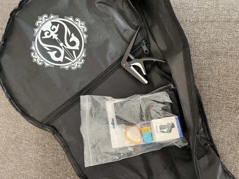 Продам Гитару акустическую