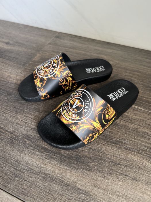 Оригинални чехли на Versace Jeans Couture
