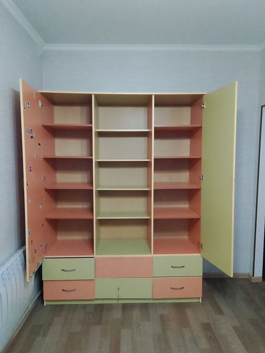 Шкаф сатылды. Біраз уақыт болды