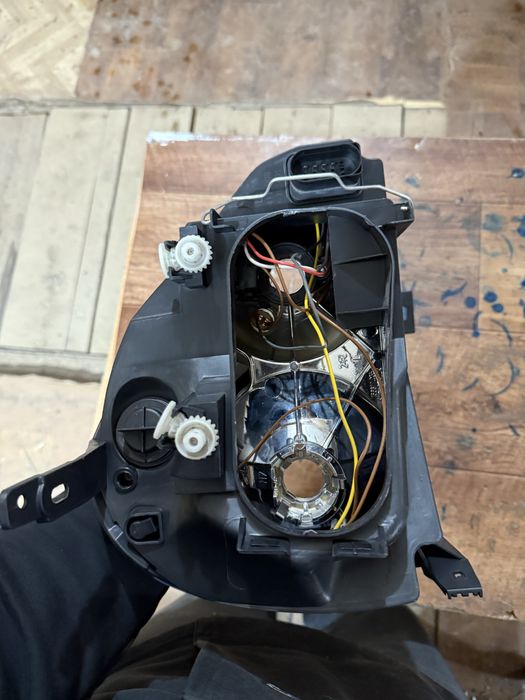 Фара приора 2 левая с ход огнём оригинал бош