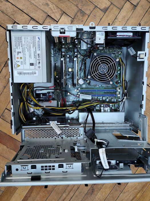 Lenovo Thinkstation i7 9700K 16GB DDR4 statie calculator editare foto video multitasking aplicatii tehnice