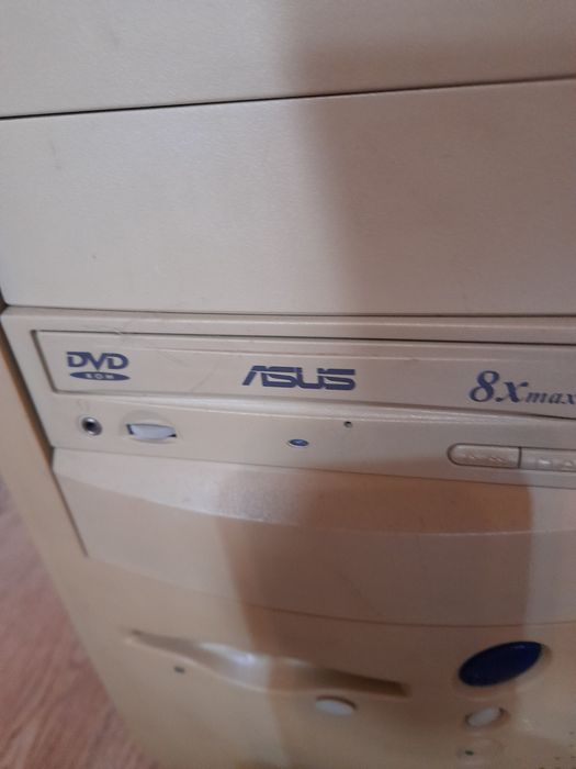 Ретро  настолен компютър