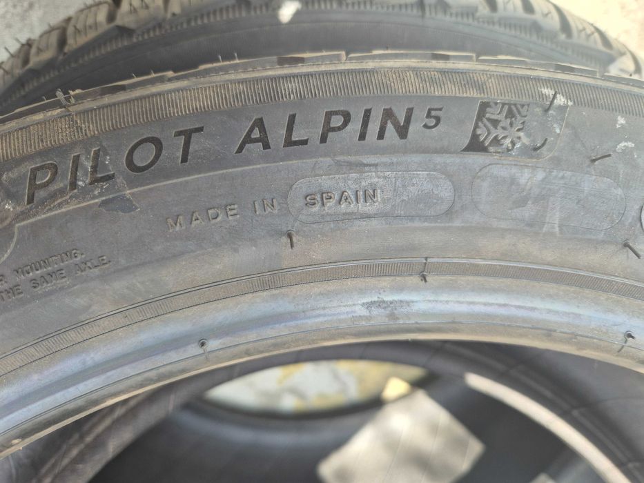 2 Anvelope M+S IARNA - 245/40/18 97W - Michelin Pilot Alpin 5 - NOI - DOT 2021 !