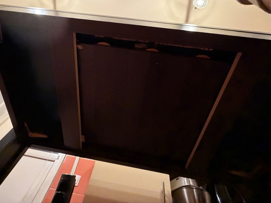 Masă extensibilă (161 - 240 cm), foarte solidă