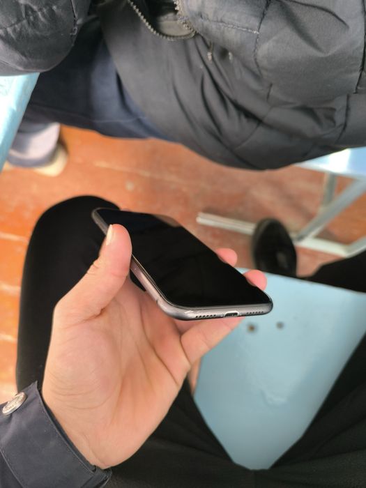 iPhone 11 64 gb LLa