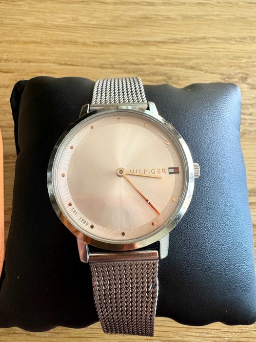 Tommy HILFIGER часовник