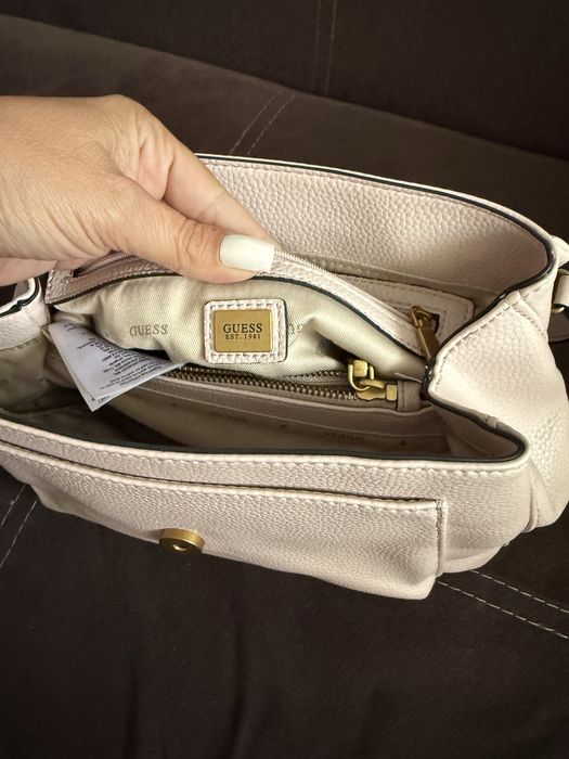 Чанта Guess в цвят пудра