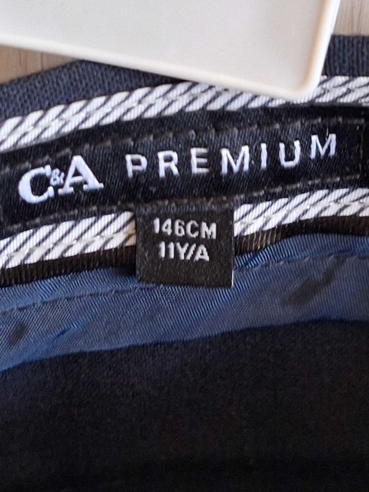 Costum baieti bleumarin C&A