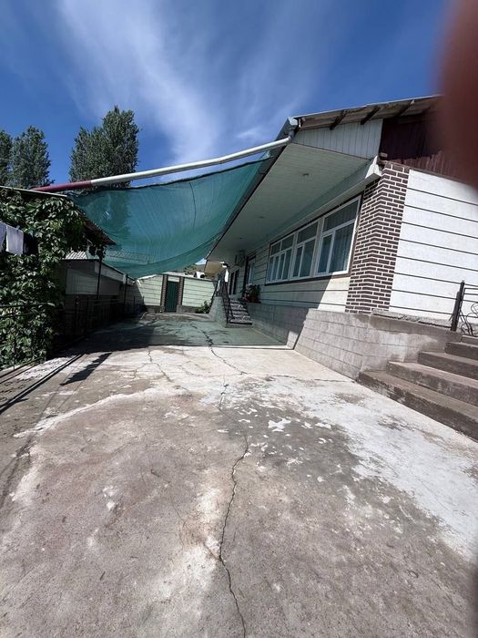Uchastka hovli uy dacha