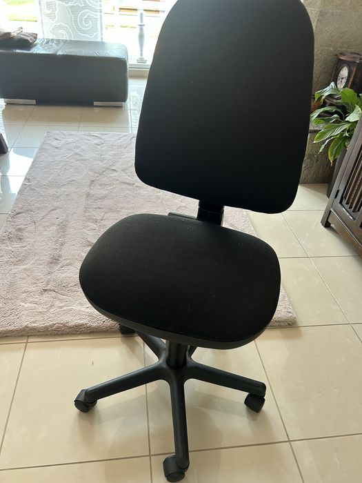 Scaun ergonomic birou, culoare negru.