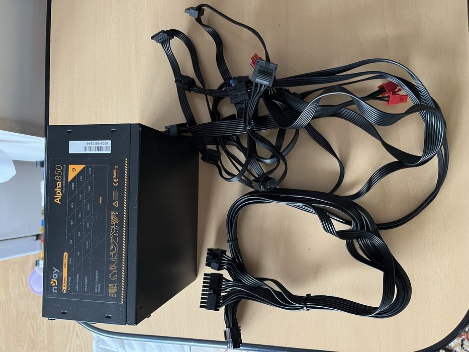 Sursa nJoy Alpha 850W, 80+ Gold