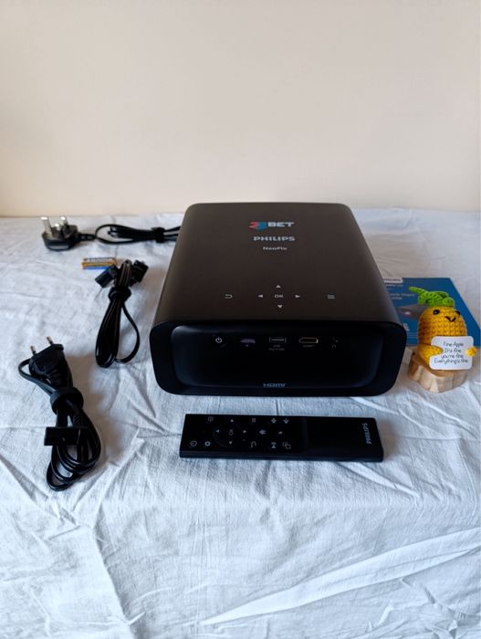 Philips NeoPix 320 Full HD проектор – чисто нов