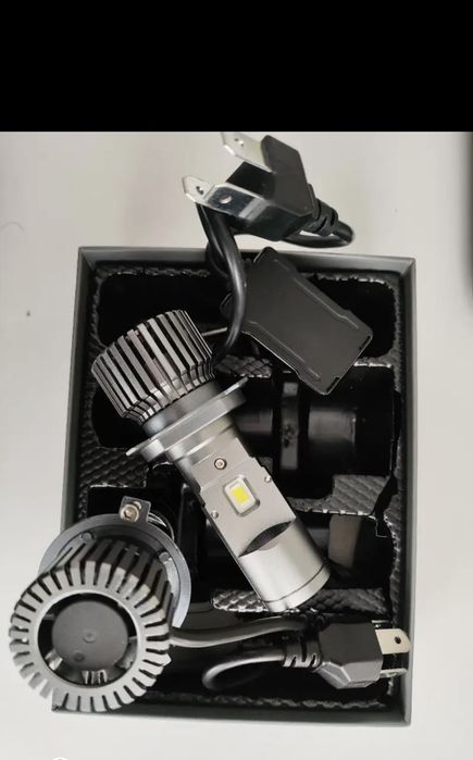 Лед крушки H4  с вградена лупа