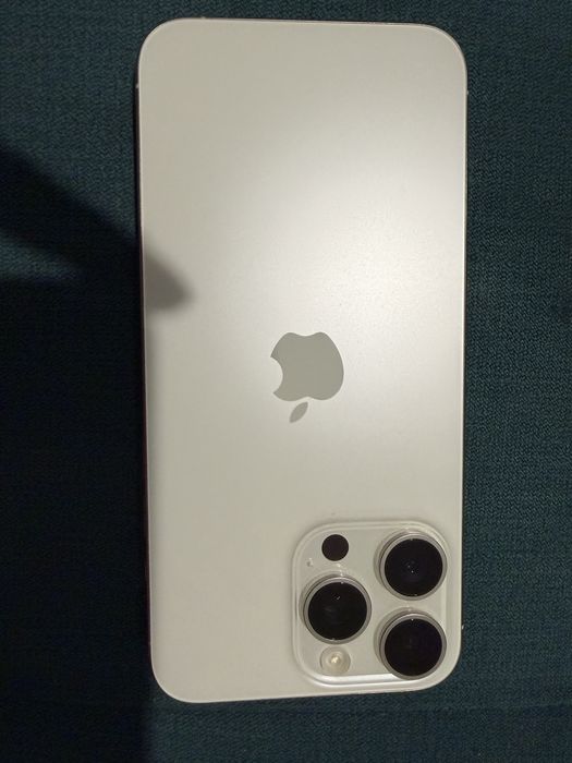 Iphone 15 pro max in stare perfecta