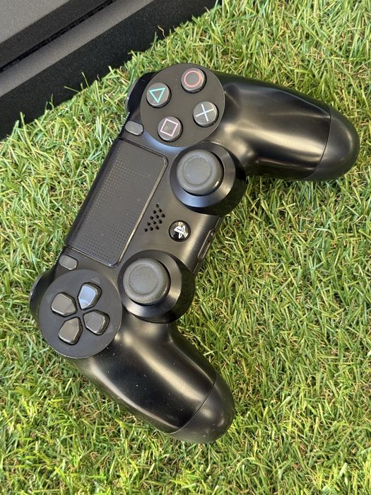 PlayStation 4 Slim ( PS4 )