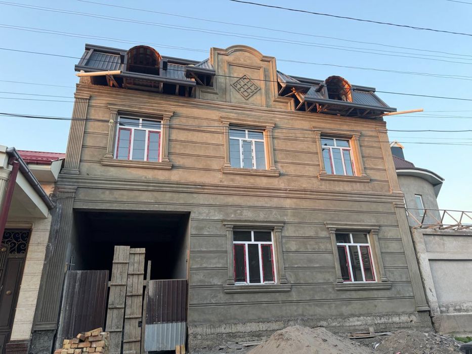 Uchastka sotiladi zenit