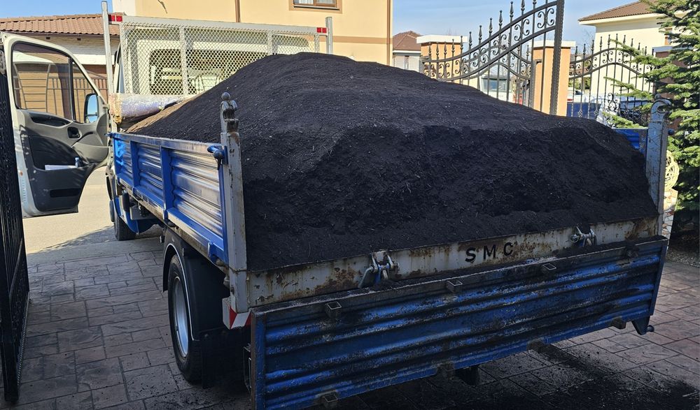 Compost vegetal 100% NU Pământ din decopertă