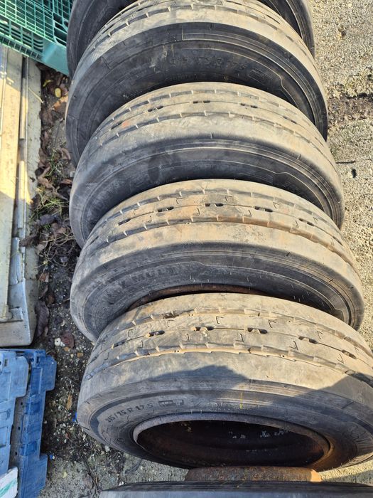 Roți 215/75R17.5 cu janta 10 gauri de trailer