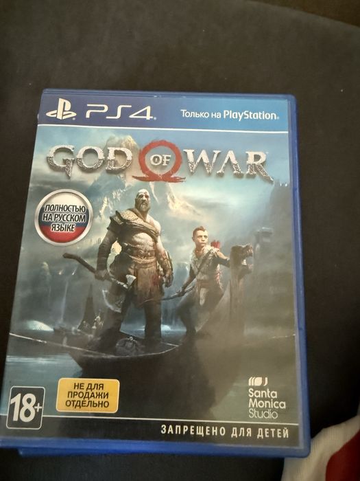 Продам PS4 2 джостика игры