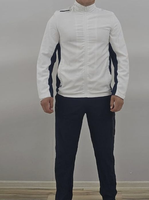 Продам спортивный костюм