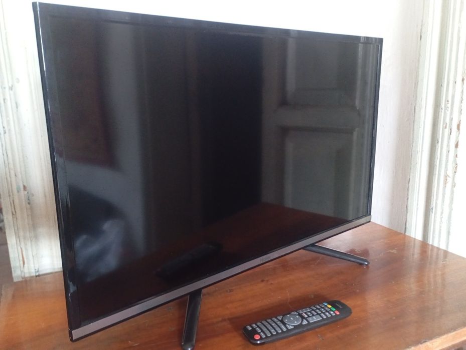 Продам телевизор Haier . Диагональ  81 см .