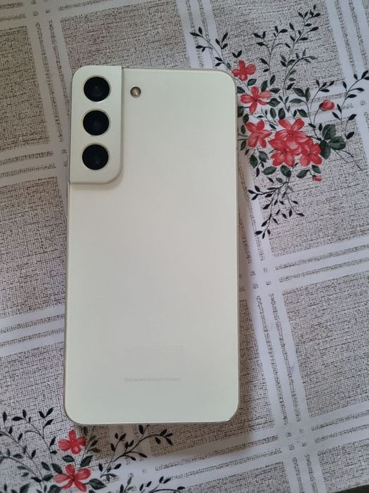 Samsung galaxy s 22   8/256.  Самсунг с 22   8/256