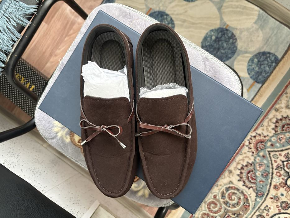 Продам кроссовку и мокасин