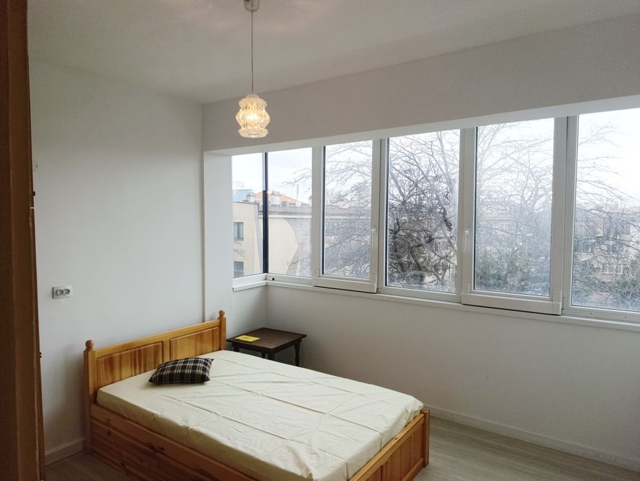 Тристаен апартамент под наем сухата река обзаведен