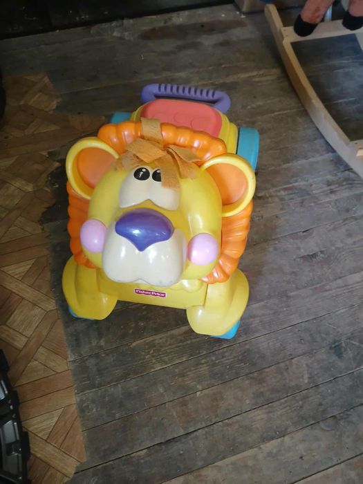 Играчки за люлеене и бутане