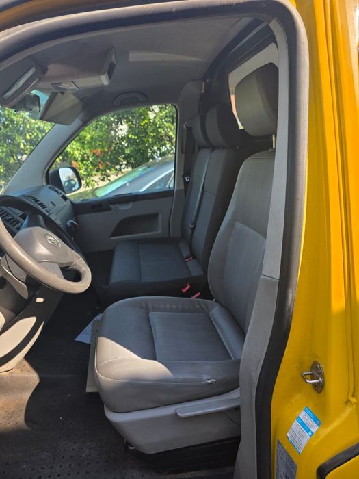 Vând VW T5 Facelift 79.200 Km reali.