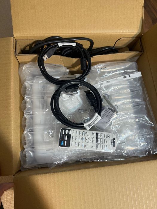 Проектор Epson EB-FH06