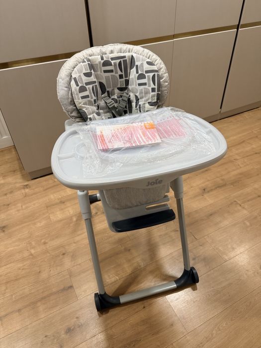 Продам детский стульчик для кормления Joie