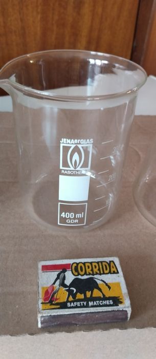 4 различни по грамаж стъклени колбички 150,250,300,400 милилитраl