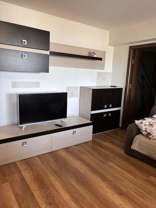 Inchiriez apartament