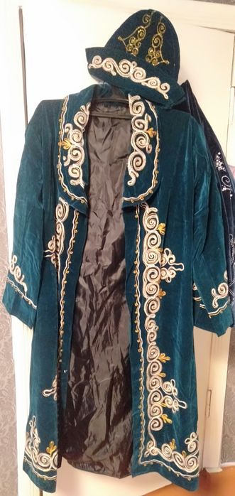 Продаю шапаны разные НЕ зимние