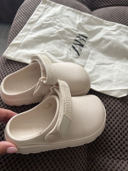Сандали Zara номер 26