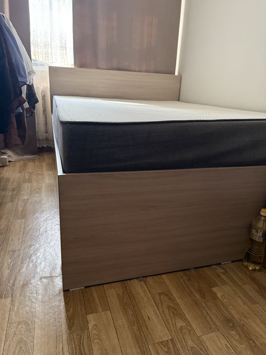 Продам кровать с ортопедическим матрасом