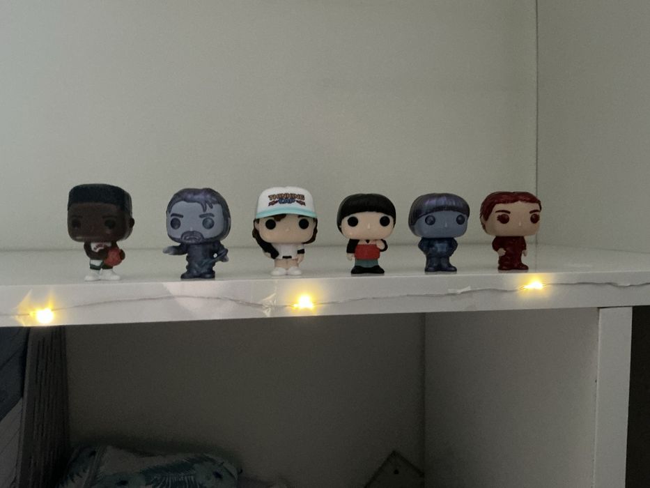 Фигурки очень странные дела kinder joy stranger things киндер осд