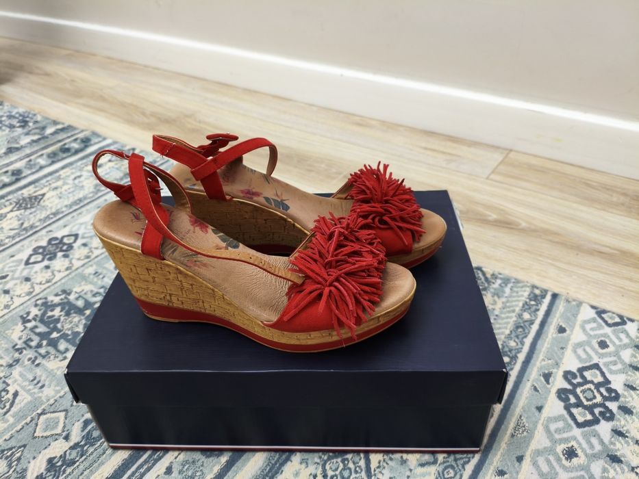 Босоножки, сандалии 39 размера в отл.состоянии Испания