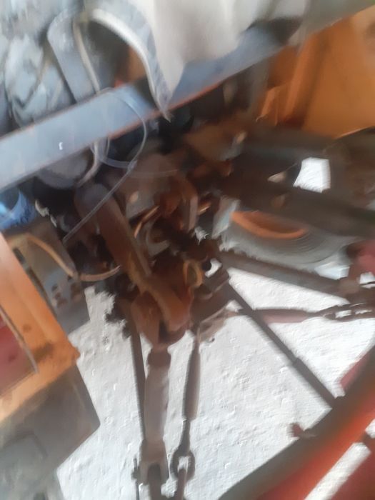 Vând Tractor carraro