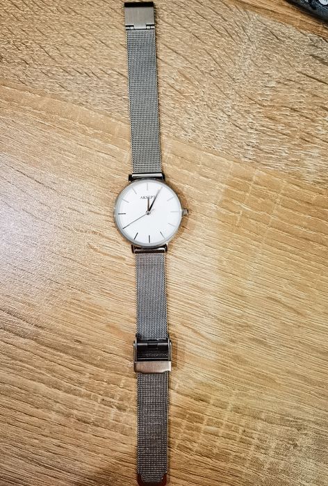 Дамски часовник Aksept