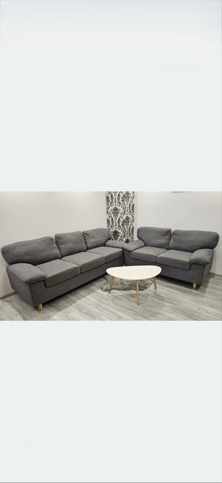 Дивани 2 бр с масичка подарък.