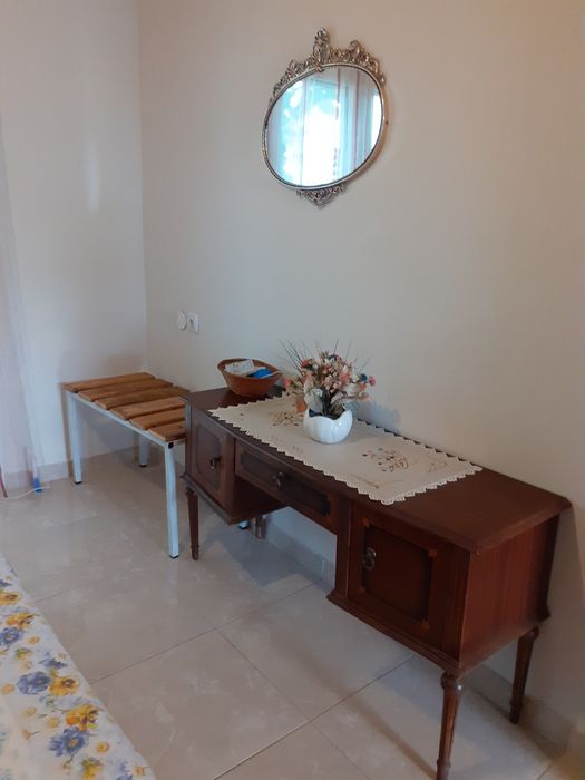 Сграда с три самостоятелни апартамента