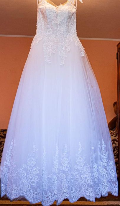 Rochie de mireasă / Mennyasszonyi ruha