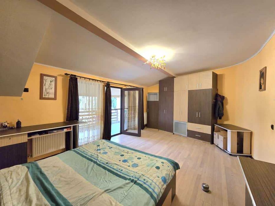 Apartament de 146 mp, dispus pe două niveluri, în zonă ultracentrală