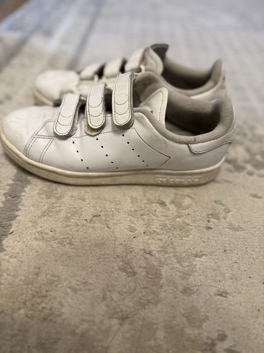 Продам белые кроссы