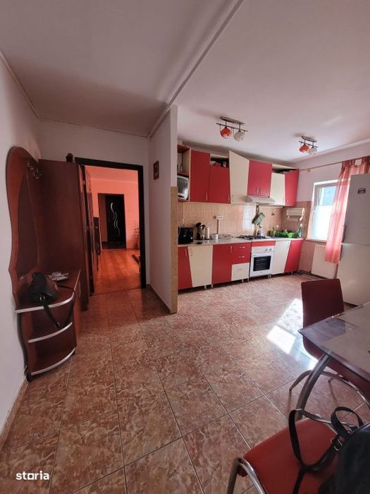 Apartament cu 3 camere, 70 mp, zona Garii