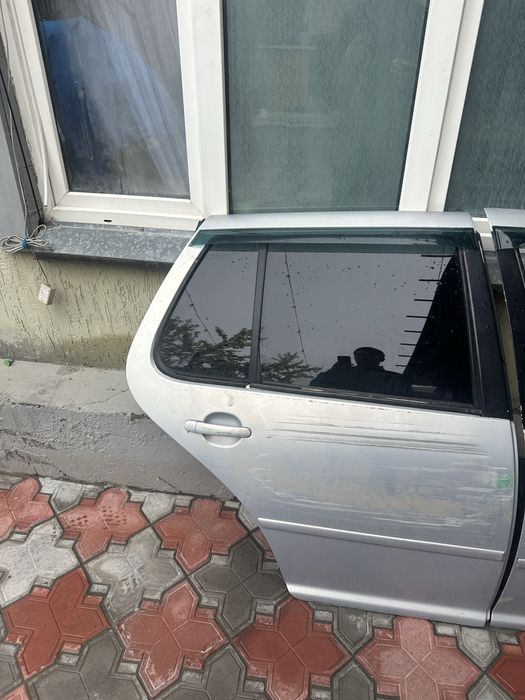 Продам двери гольф 4